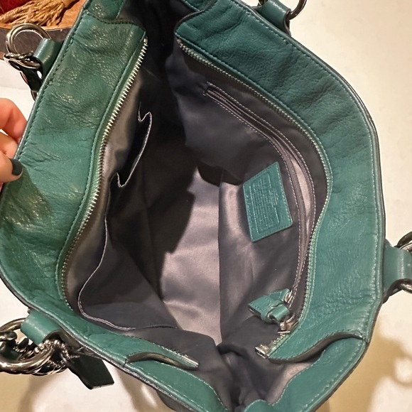 Green Coach shoulder tote - Picture 3 of 3